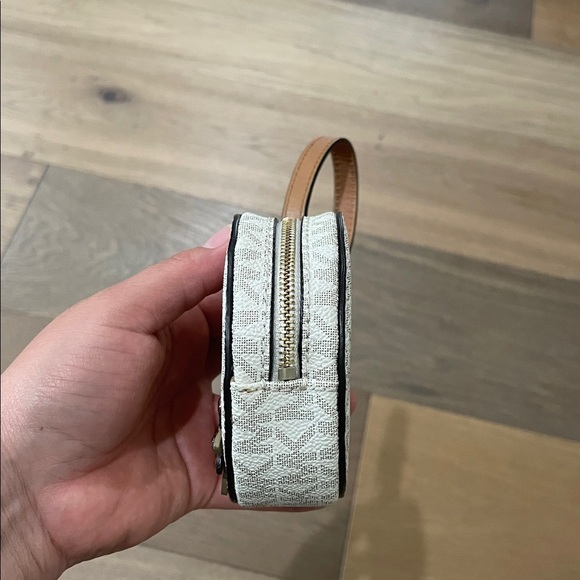 Michael Kors Flower Pouch Small Coin Case - Picture 7 of 12